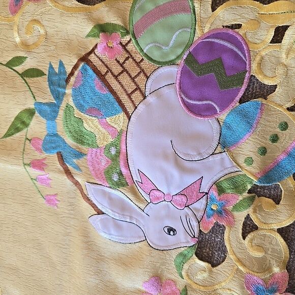 Set Of 6 Holiday Tablecloths Square Embroidered Approx 34" Squares - Picture 7 of 13